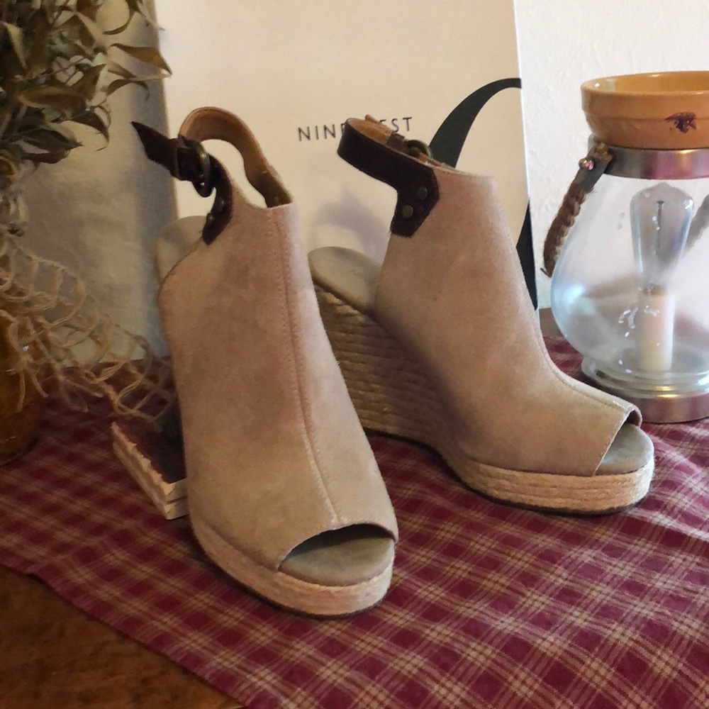 Nine West taupe suede wedges, size 7, NWOT.